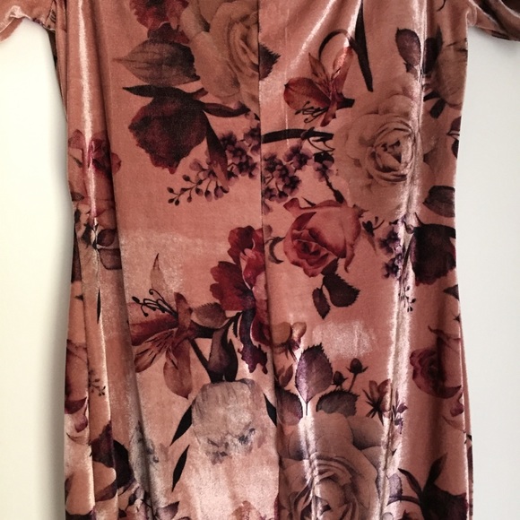 NWT Velour Blush Floral Off-Shoulder Dress - Picture 5 of 5